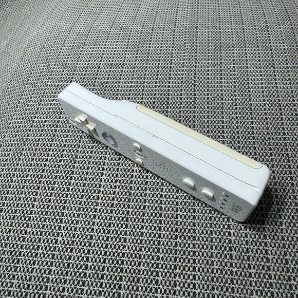 Official Nintendo Wii Remote Controller RVL- 003 OEM White - Picture 6 of 6